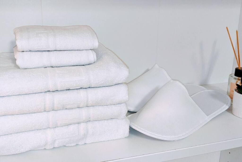 Cosy One Bedroom Flat With Free Parking & Wifi クルージュ＝ナポカ エクステリア 写真